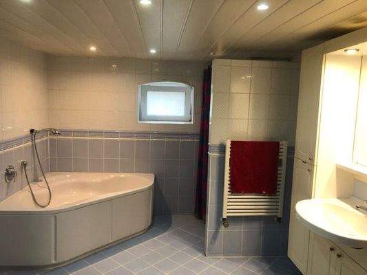 Teilansicht vom Badezimmer