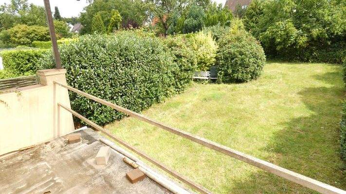 ..und überdachtem Balkon