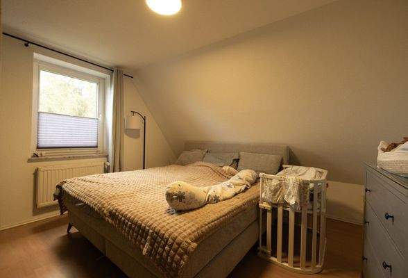 Schlafen OG Wohnung hinten