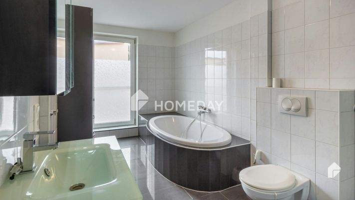 1. OG Badezimmer 1 1