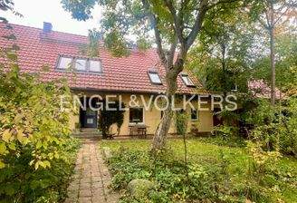 Seitlicher Eingangsbereich