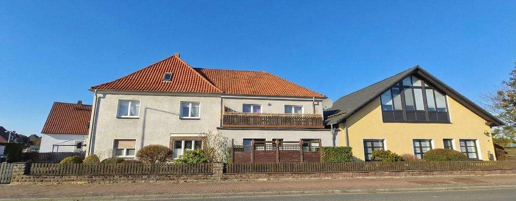 2 Häuser - 5 Wohneinheiten