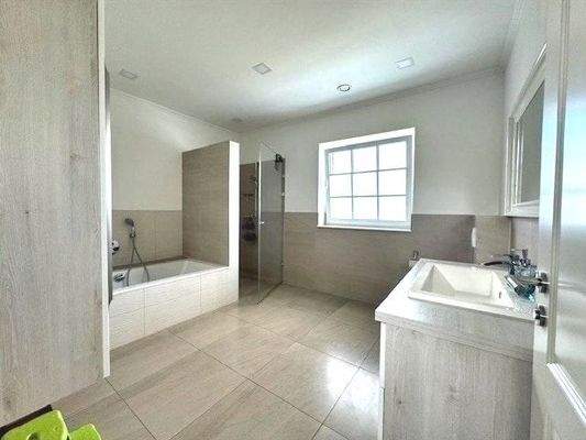 Badezimmer im Obergeschoss