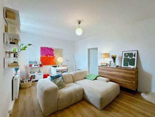 Wohnbereich mit Blick zum Essbereich