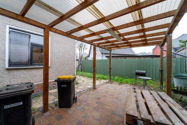 Außenansicht + Garten