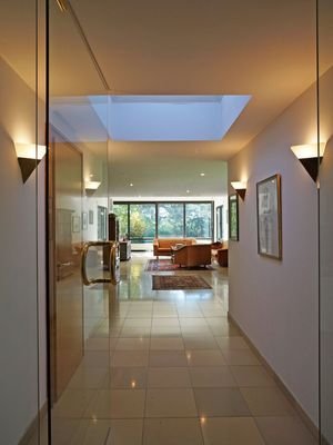 Verbindung zwischen Bungalow und modernem Zubau