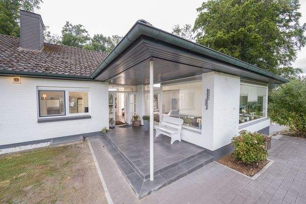 überdachter Eingangsbereich (2)