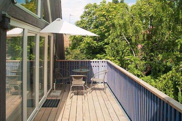 Balkon und Eingang.jpg