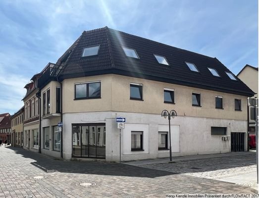 Wohn- und Geschäftshaus