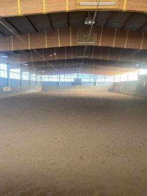 Reithalle mit Blick von der Tribüne