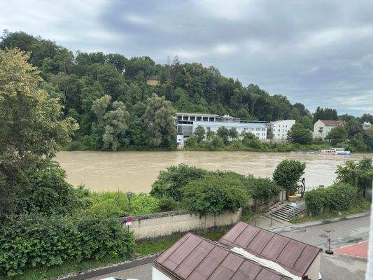 Blick zum Inn aus dem Fenster
