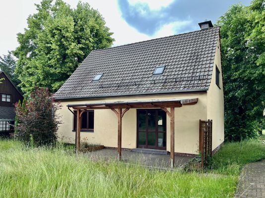 Überdachte Terrasse zum eigenen Garten