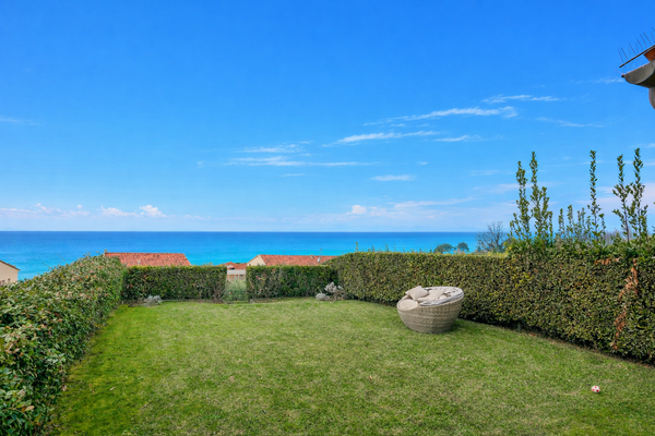 vista dal giardino.png