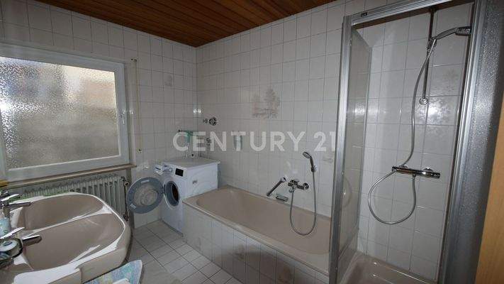 Badezimmer Wohnung  Obergeschoss