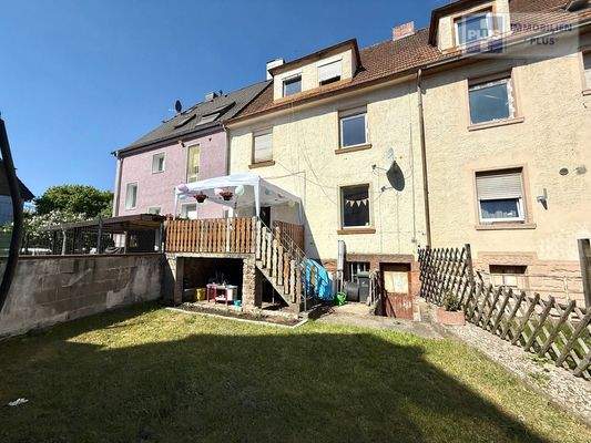 Garten und Rückansicht