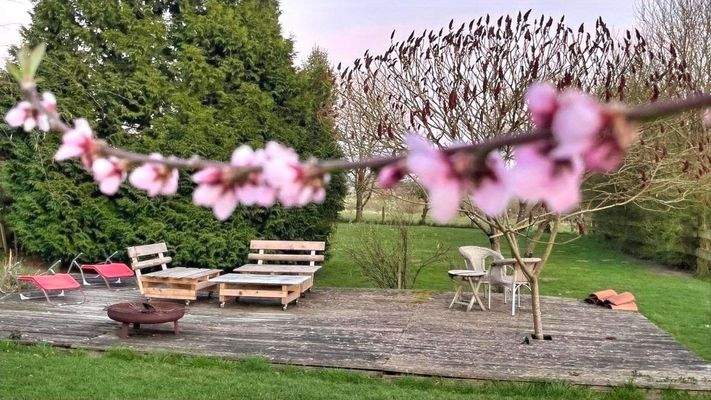 Gemütliche Terrasse auf Sommerabend