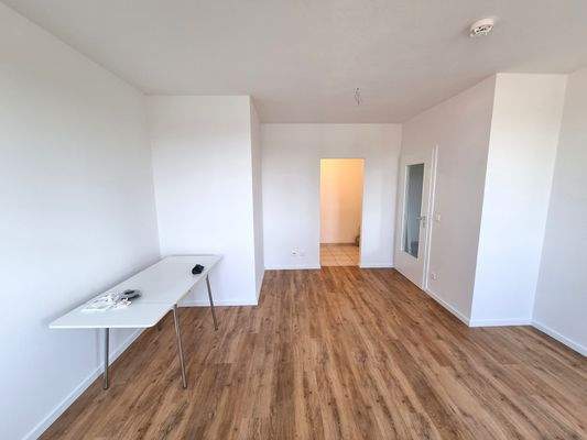 Wohn- / Esszimmer mit Blick in die Küche