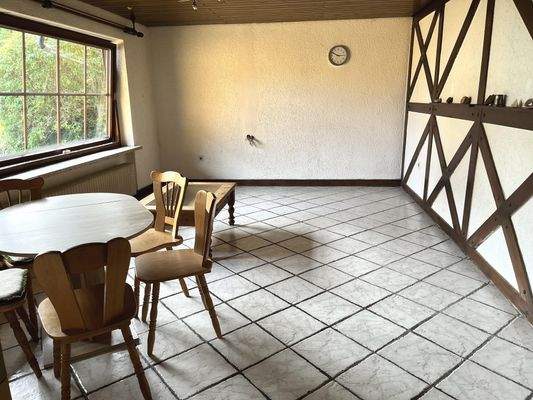 helles, großzügiges Ess- und Wohnzimmer