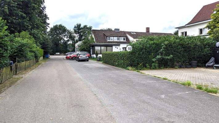 Zufahrt von der Strasse