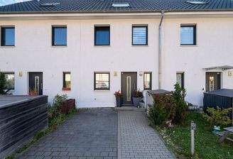 Aussenasicht mit Stellplatz
