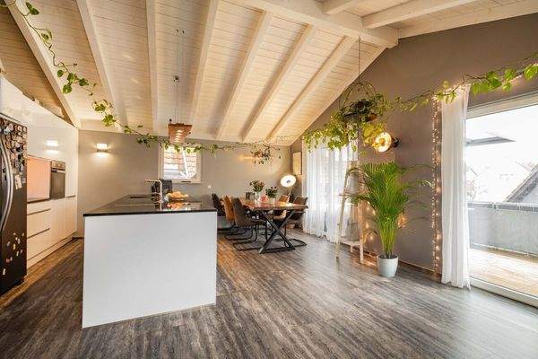 Esszimmer mit offener Küche