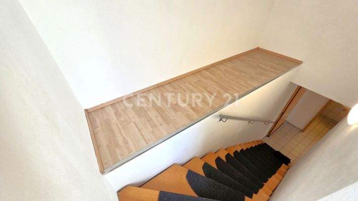 Ablage zum Stellen eines Schranks oder Stauregale