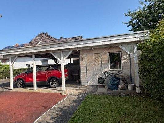 Doppelcarport mit Geräterraum