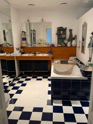 Großes Bad/WC Wohnung 1