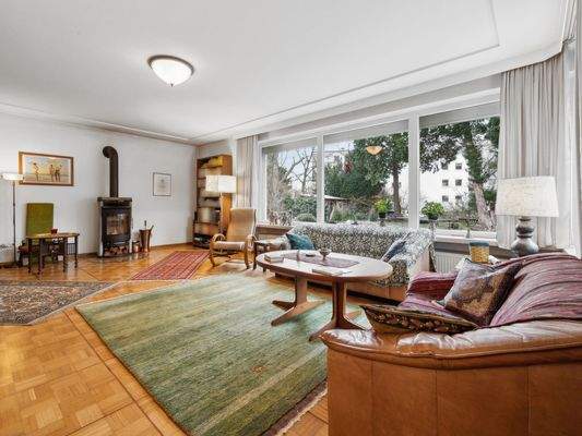 Wohnzimmer mit Kamin