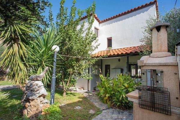 Kreta, Tavronitis: Villa mit Meerblick und 3 unabhängigen Apartments zu verkaufen