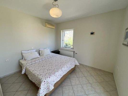 Kreta, Kournas: Schöne Villa mit drei Schlafzimmern, nur wenige Schritte vom Kournas-See entfernt