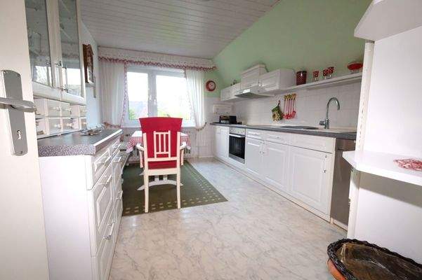 54235924-C470-4D1B-B10B-B4539D8AEB62-6454-000009018D9B0703