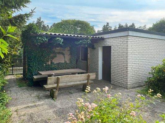 Eingang Rückseite Garage