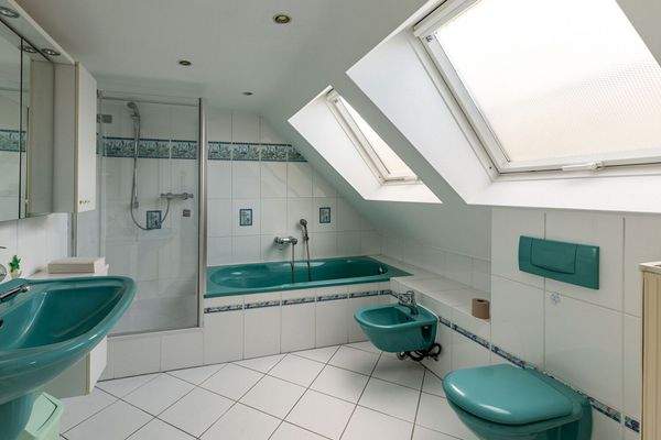 Elternbad am Schlafzimmer