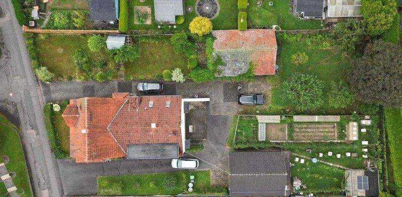 Ansicht vom gesamten Grundstück 