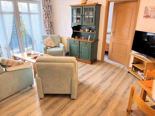 Wohnbereich mit Zugang zum Schlafzimmer I