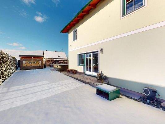 Ansicht Süd mit Garten