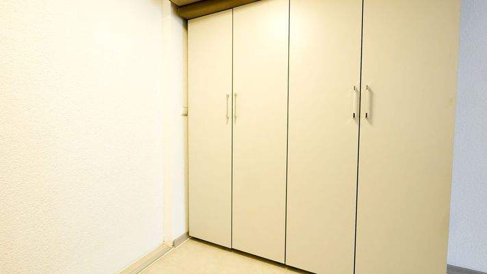 168 Kleiderschrank (1 von 1).jpg