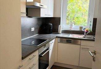 .. mit toller Einbauküche !