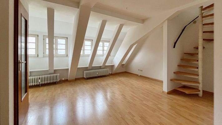 Wohnung 2 | Wohn- und Essbereich im 2. Dachgeschoss