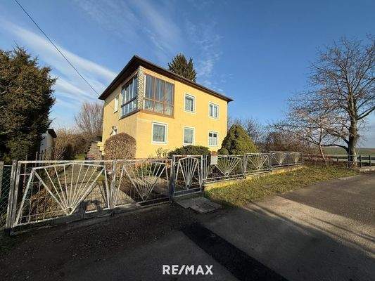 Charmantes Haus mit Nebengebäude