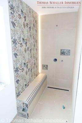 Kinderbad mit Dusche