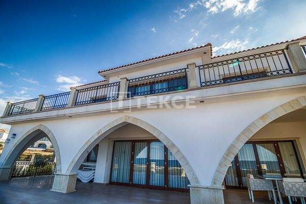 Detached Seafront Villas in North Cyprus Girne