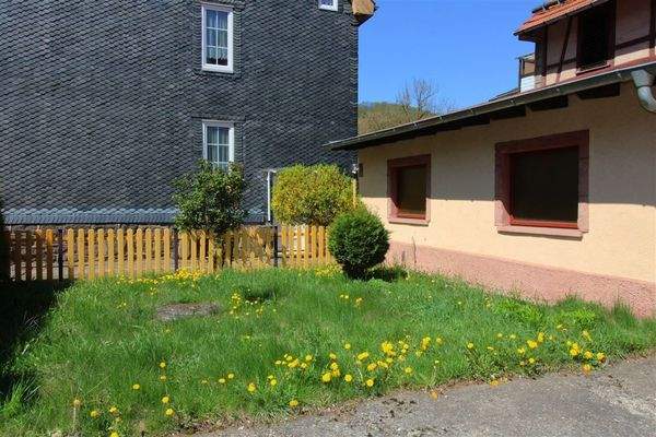 Grünflächen am Haus