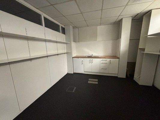 Büro Küche Halle 1