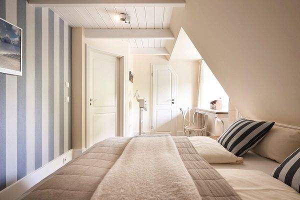 Schlafzimmer (OG) - mit Ankleide