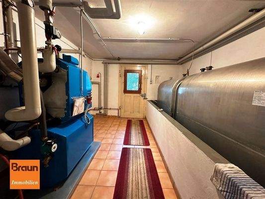 Wohnhaus mit Scheune, Trossingen, Heizung 