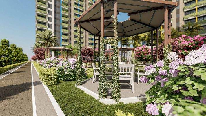 Apartments in a Complex with Aquapark in Mersin Çeşmeli