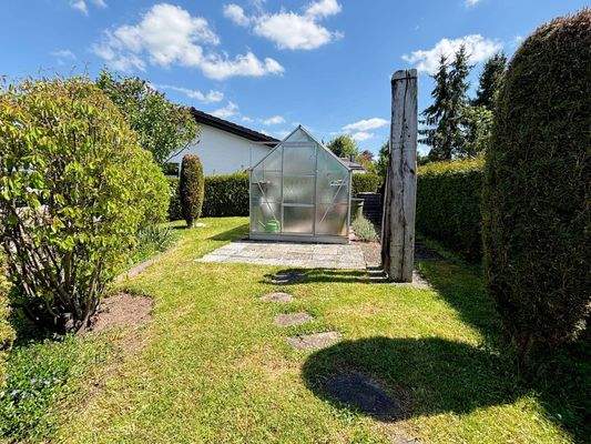 Blick aufs Gewächshaus