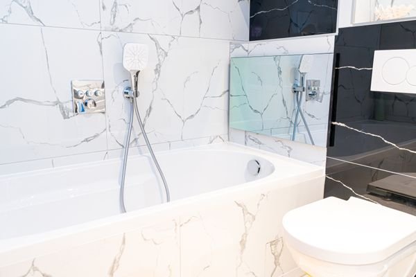 Badewanne & TV